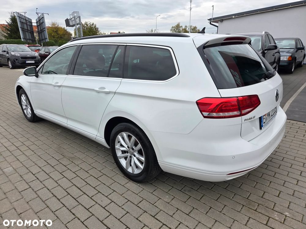 Volkswagen Passat 2.0 TDI (BlueMotion Technology) Comfortline - 4