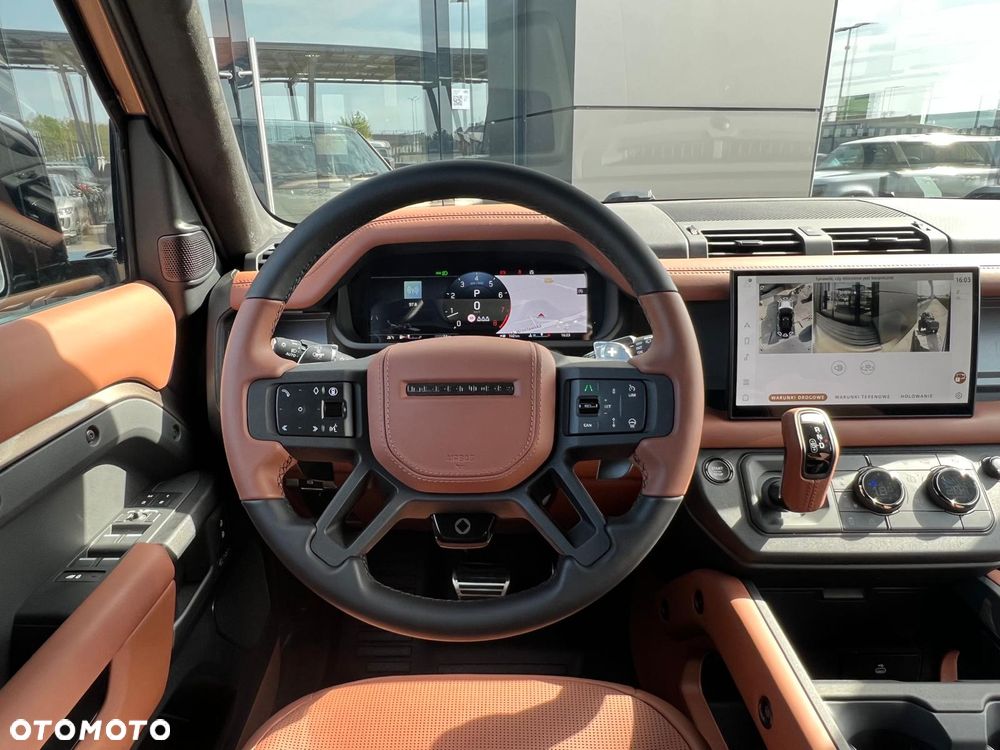 Land Rover Defender 110 P635 OCTA - 12