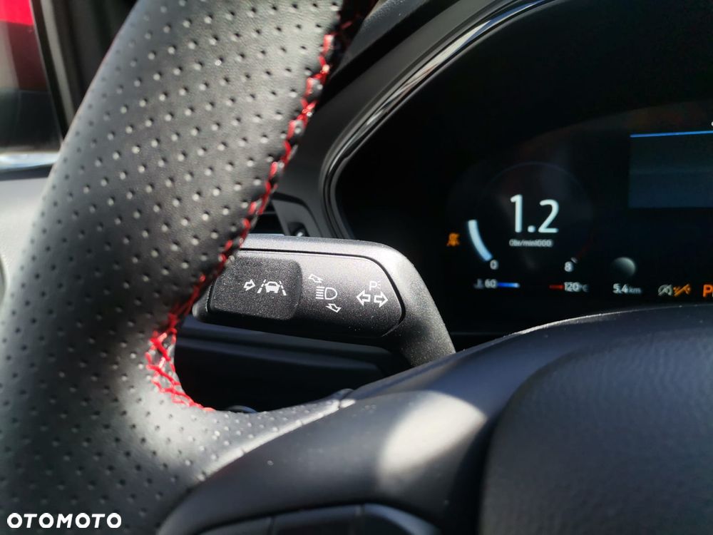 Ford Focus 1.0 EcoBoost mHEV ST-Line X - 24