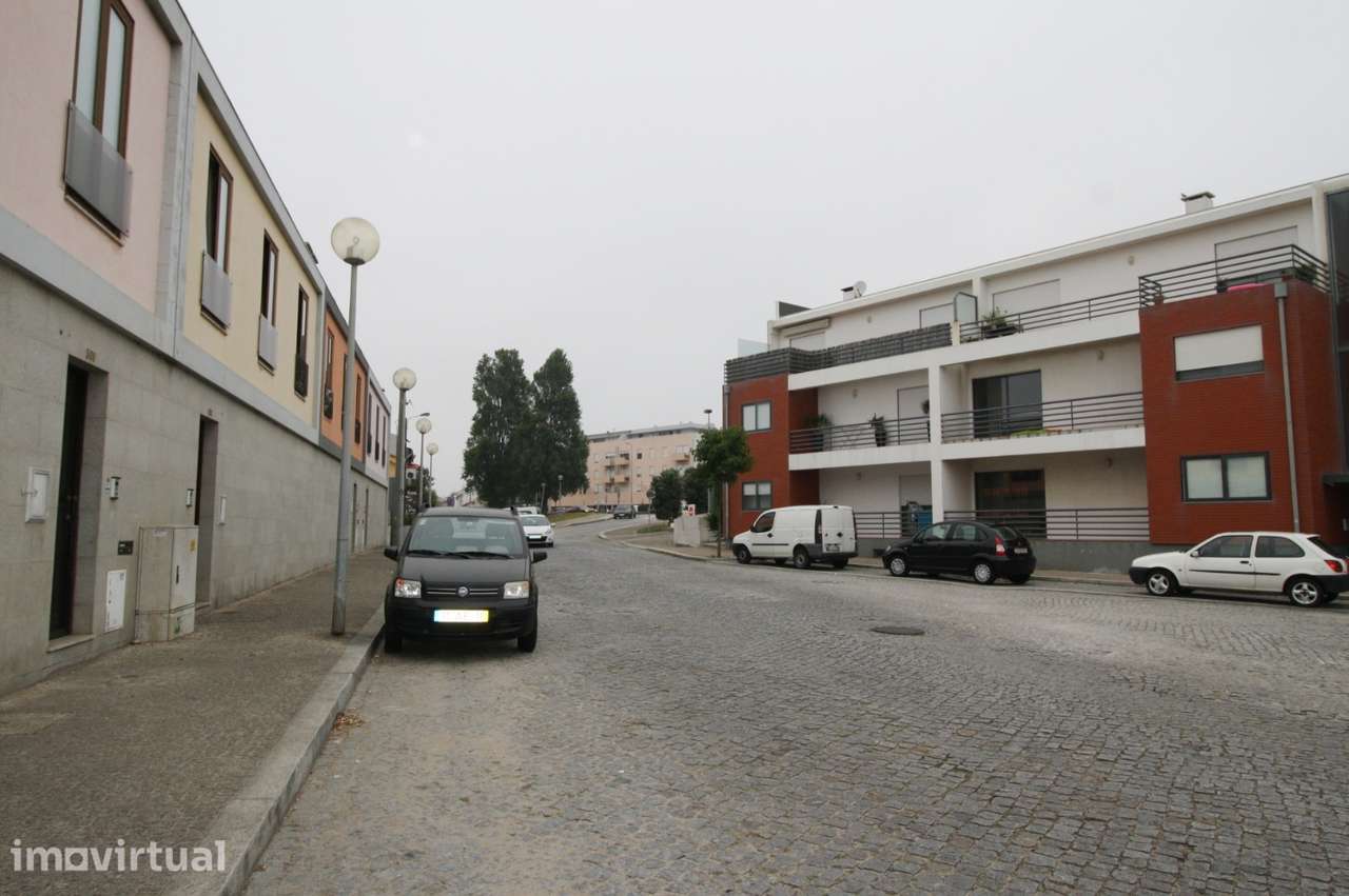 Apartamento T2 com 2 casas de banho e varanda - Grande imagem: 4/4