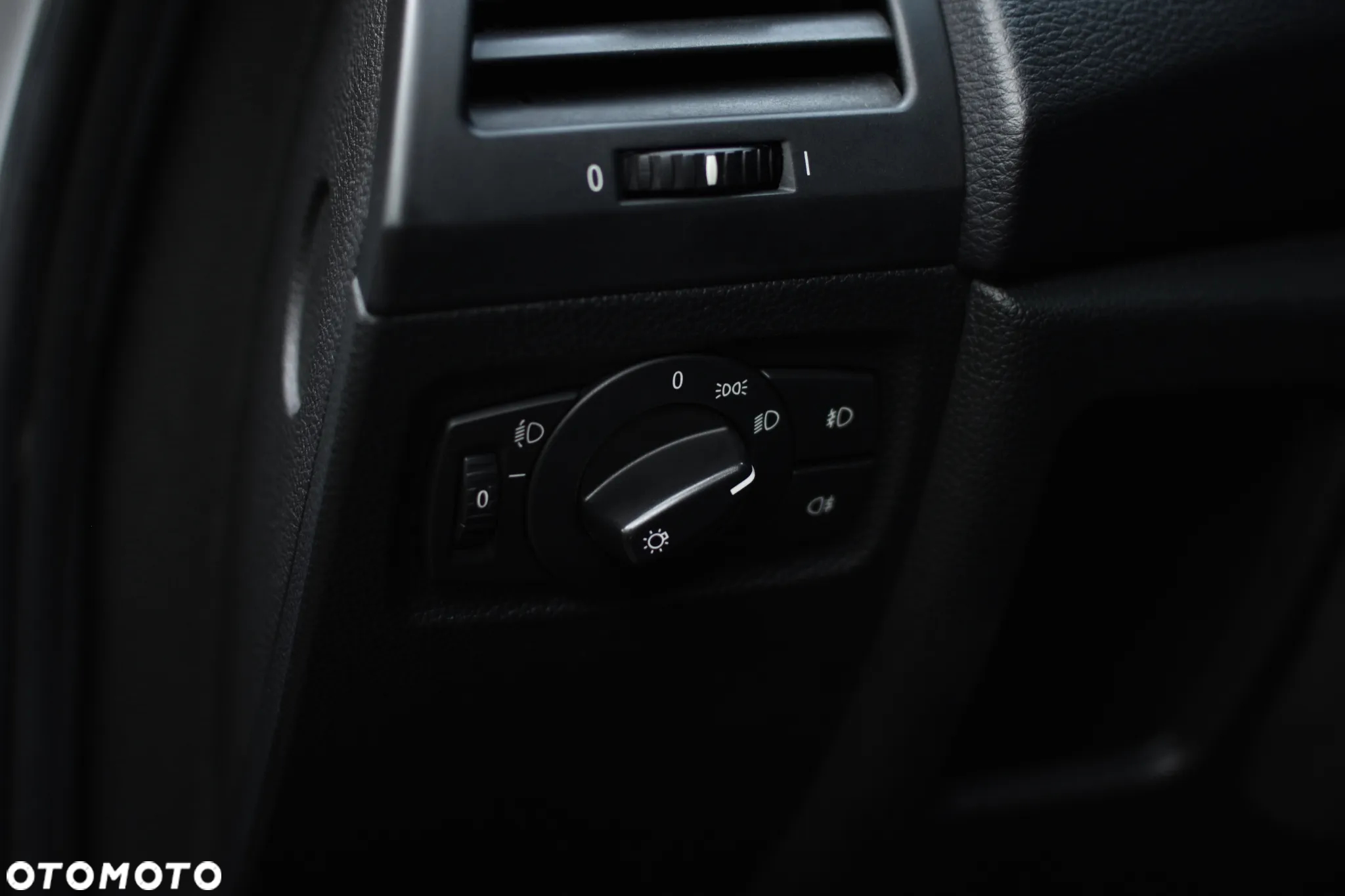BMW Seria 1 118d - 24