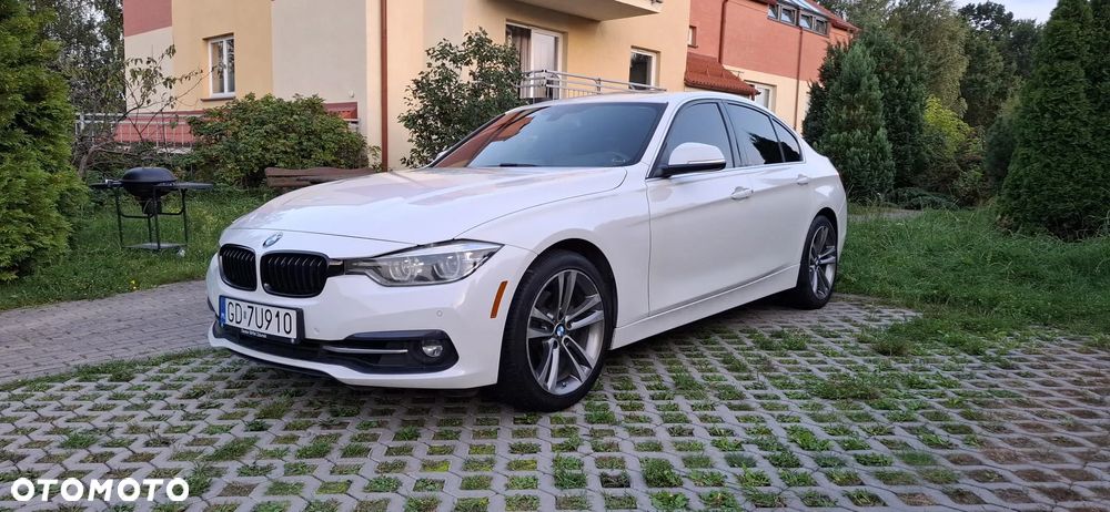 BMW Seria 3 330i Sport Line - 3