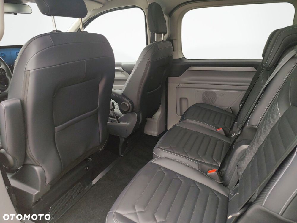 Ford Tourneo Custom - 13