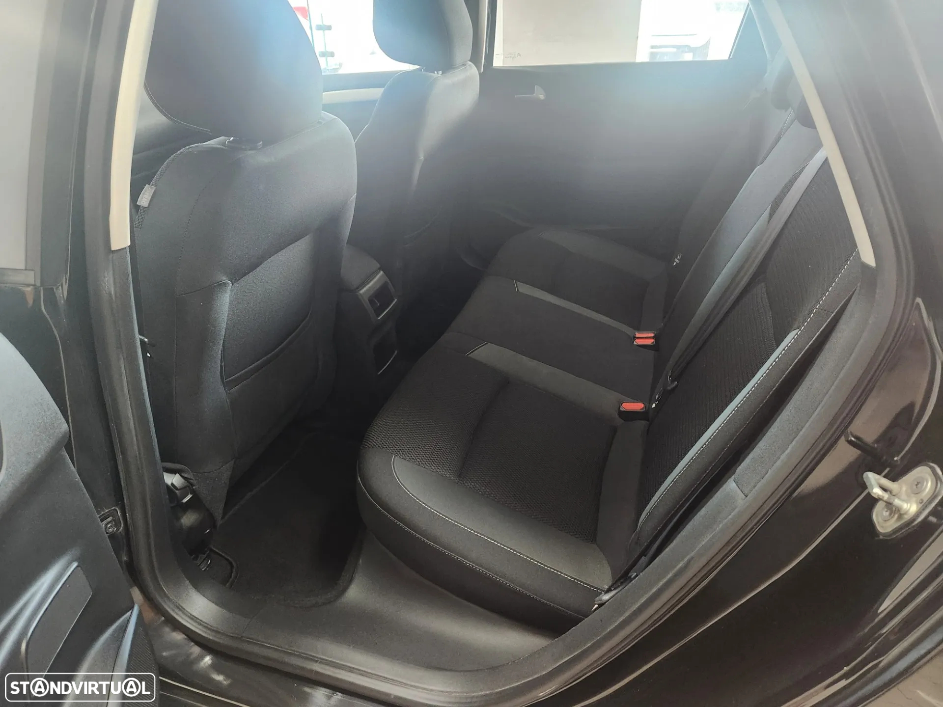 Citroën C4 1.6 BlueHDi Feel - 28