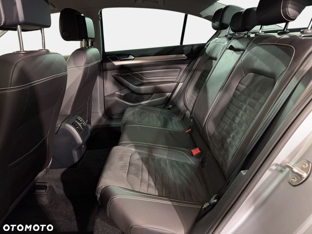Volkswagen Passat - 14