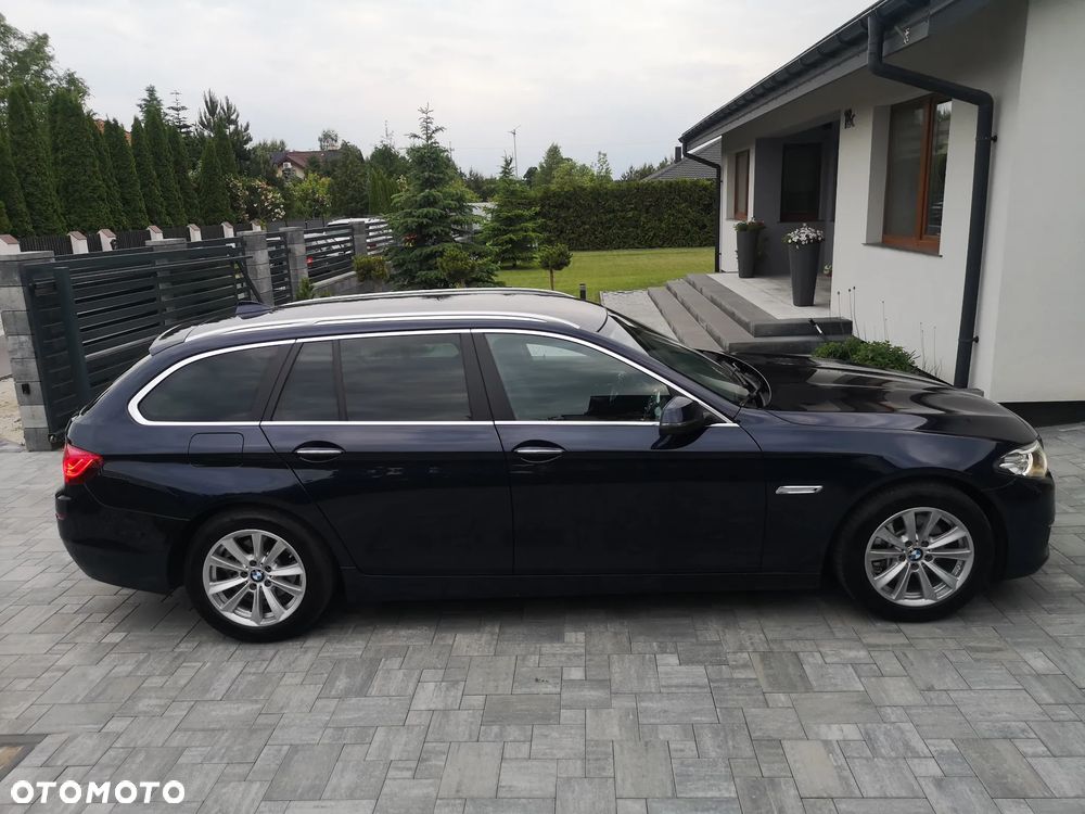 BMW Seria 5 525d xDrive - 22