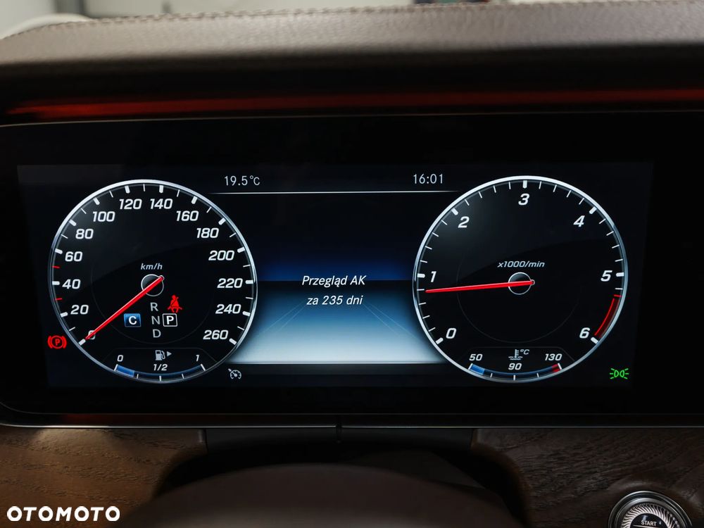 Mercedes-Benz Klasa E 220 d 4-Matic All-Terrain - 32