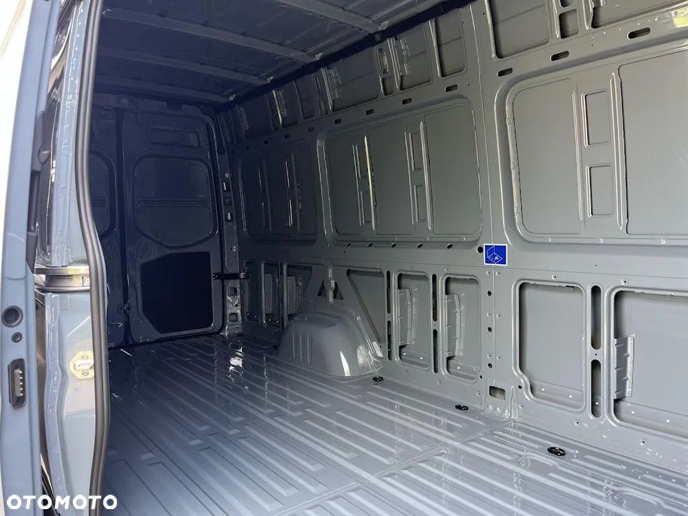 Mercedes-Benz Sprinter - 8