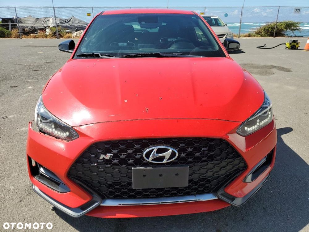 Hyundai Veloster - 2