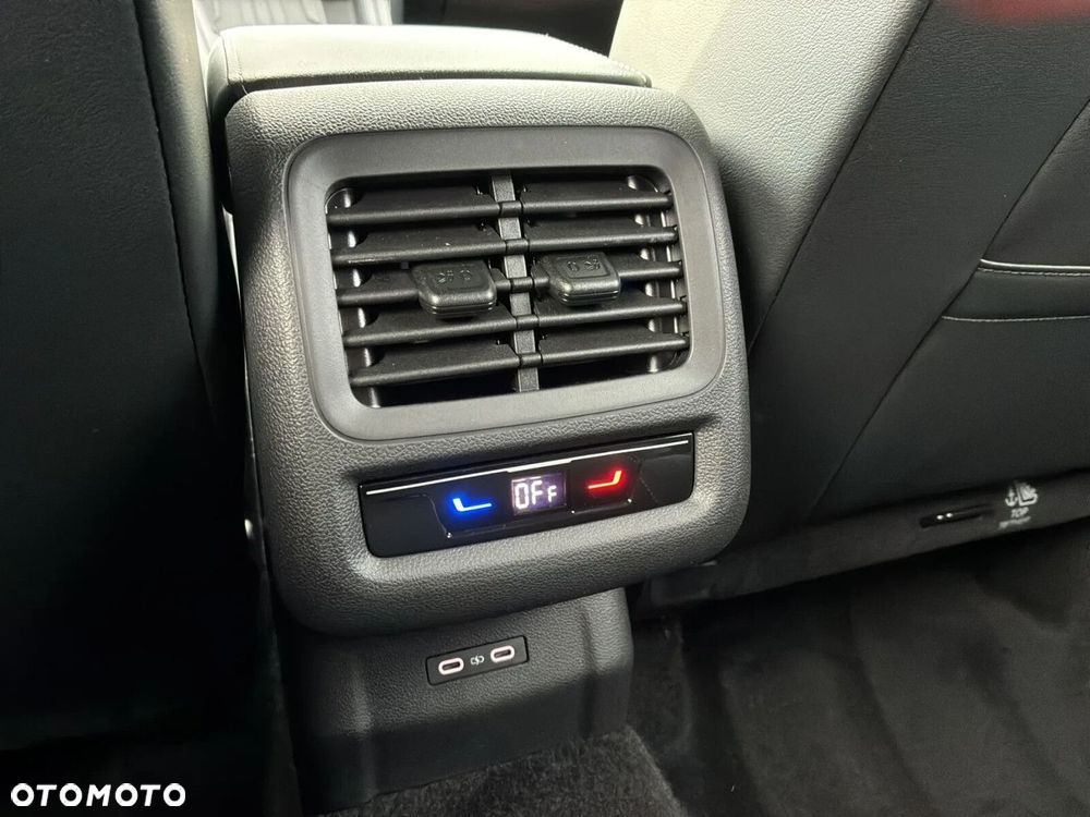 Volkswagen T-Roc - 30