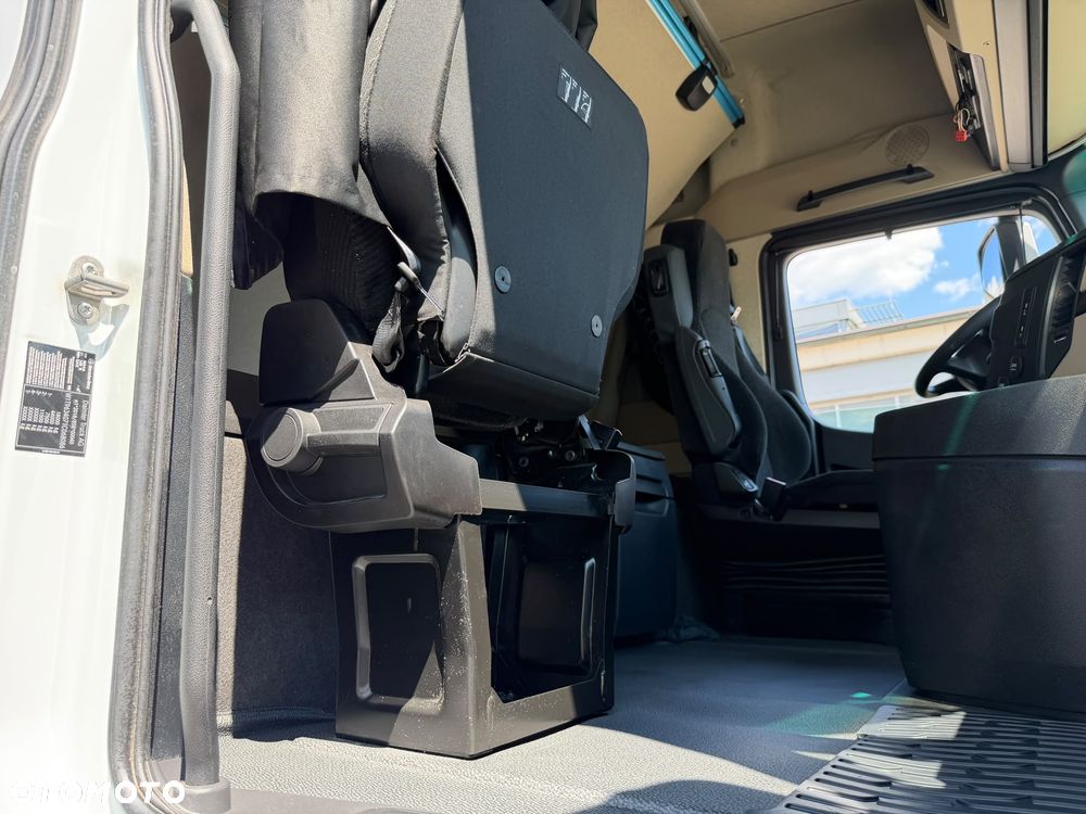 Mercedes-Benz Actros - 13