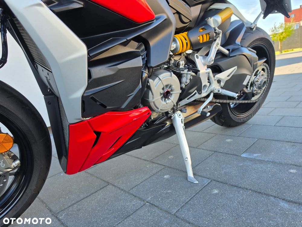 Ducati Streetfighter V2 - 11