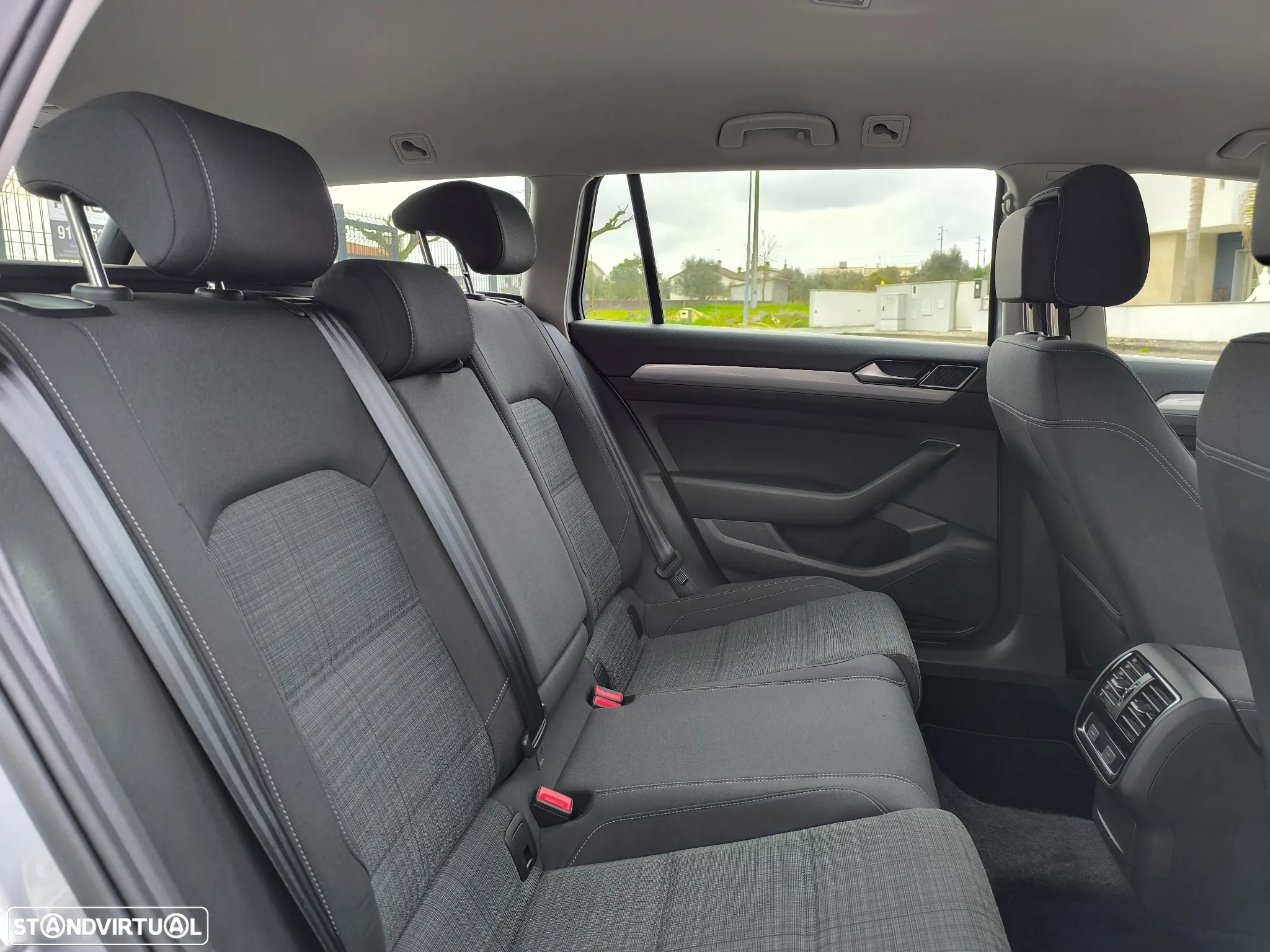 VW Passat Variant 2.0 TDi Business DSG - 20