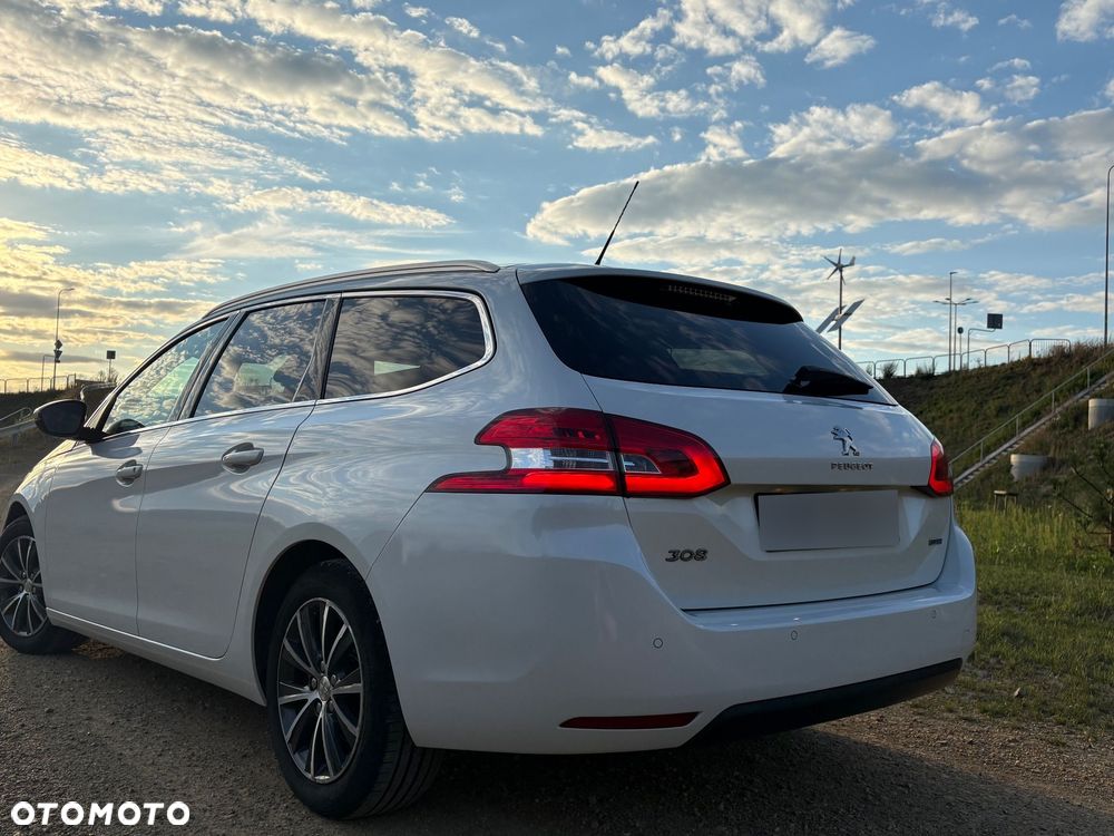 Peugeot 308 1.6 BlueHDi Allure S&S - 11