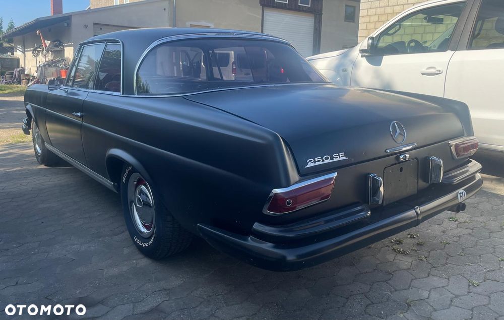 Mercedes-Benz W111 - 3