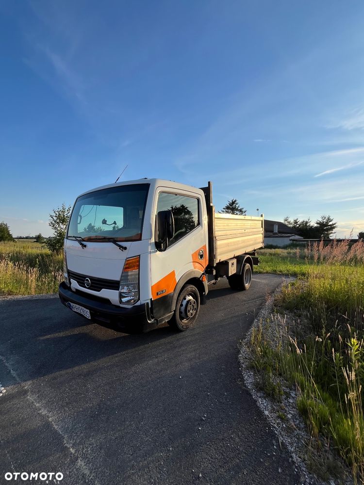 Nissan Cabstar - 1