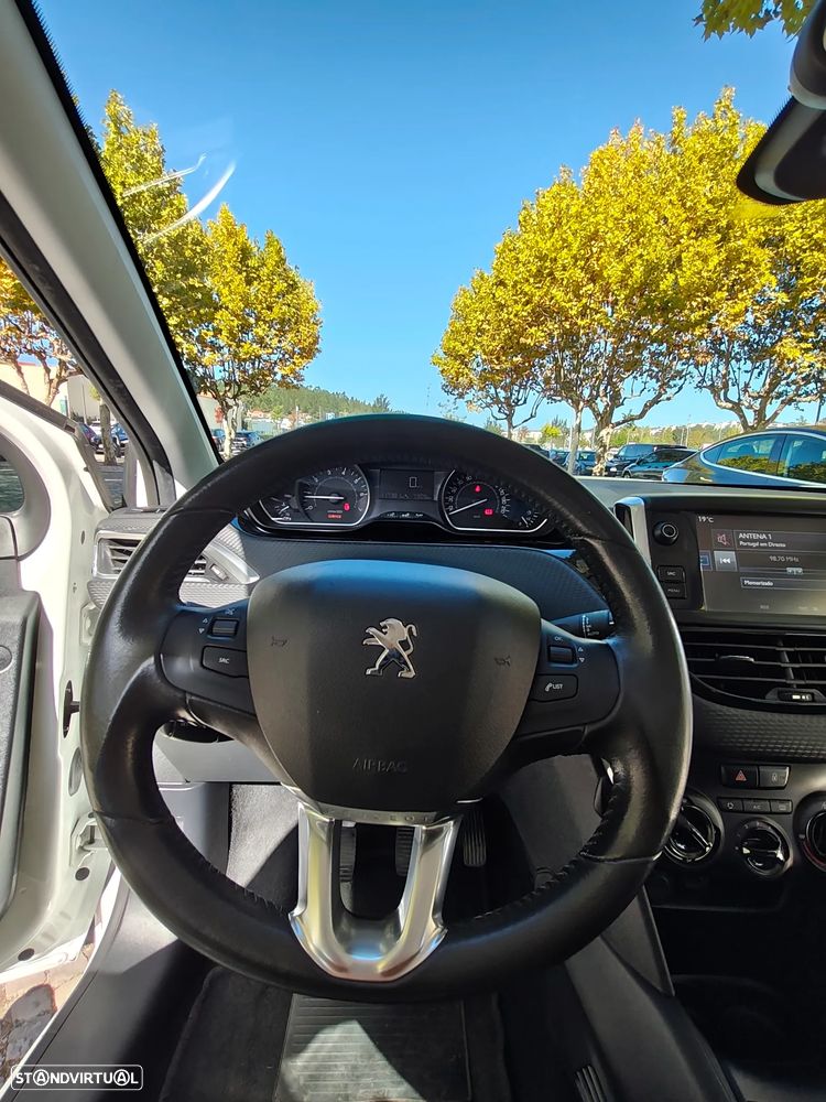 Peugeot 208 1.2 PureTech Style - 15