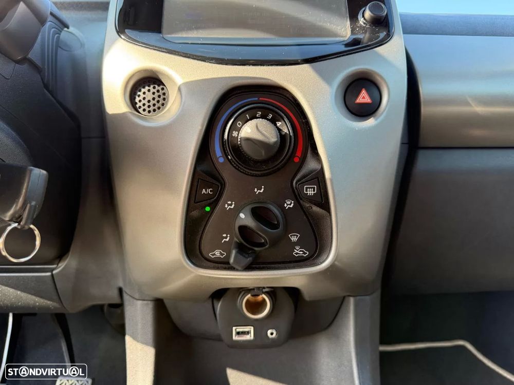 Toyota Aygo 1.0 X-Play+AC+X-Touch - 14