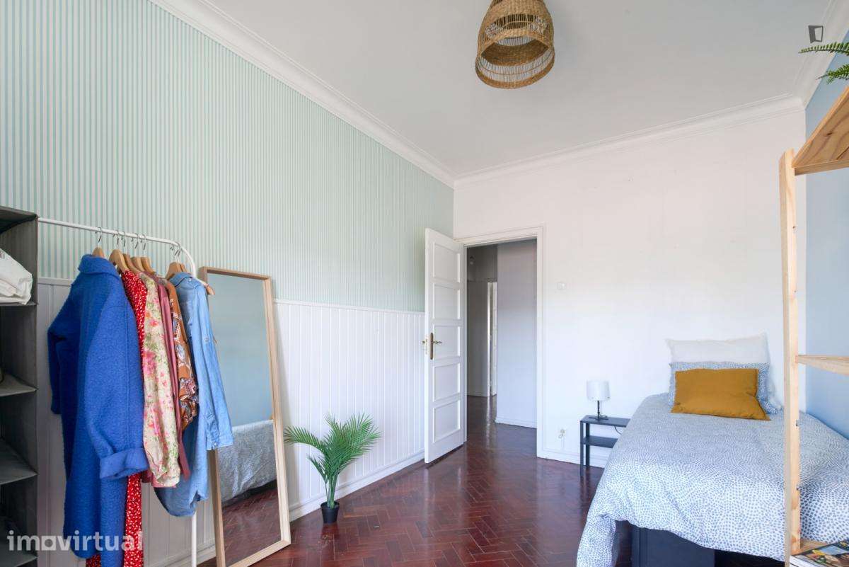 Quarto - localizado em Intendente Lisbon - Grande imagem: 3/32