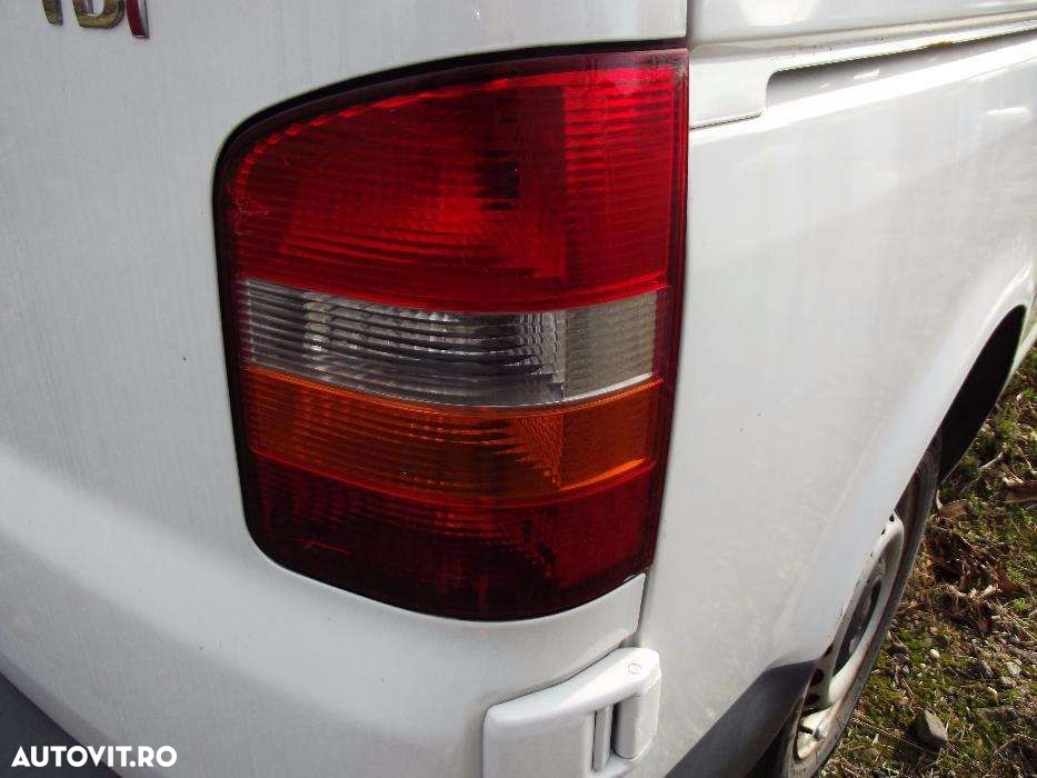 Stop VW T5 stopuri spate stanga dreapta T5 tripla dezmembrez VW T5 1.9 - 2