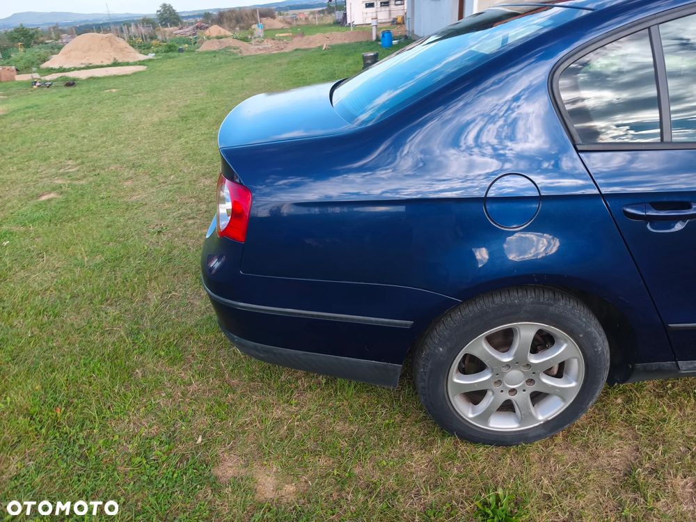 Volkswagen Passat 1.9 TDI Comfortline - 14