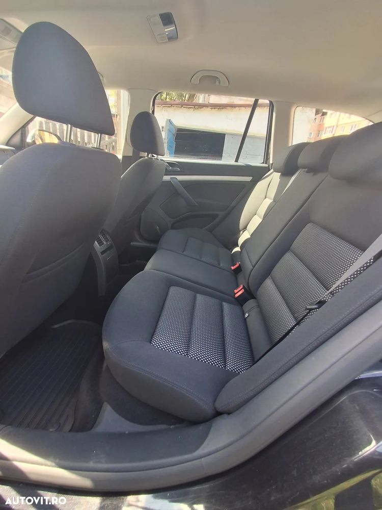 Skoda Octavia Combi 2.0 TDI DPF 4x4 DSG Scout - 10