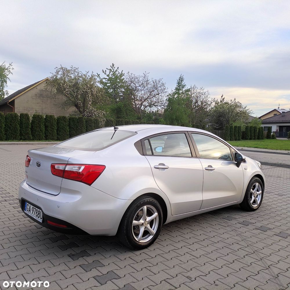 Kia Rio - 6