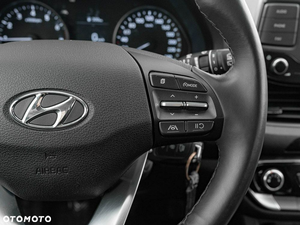 Hyundai i30 1.5 DPI Classic + - 16