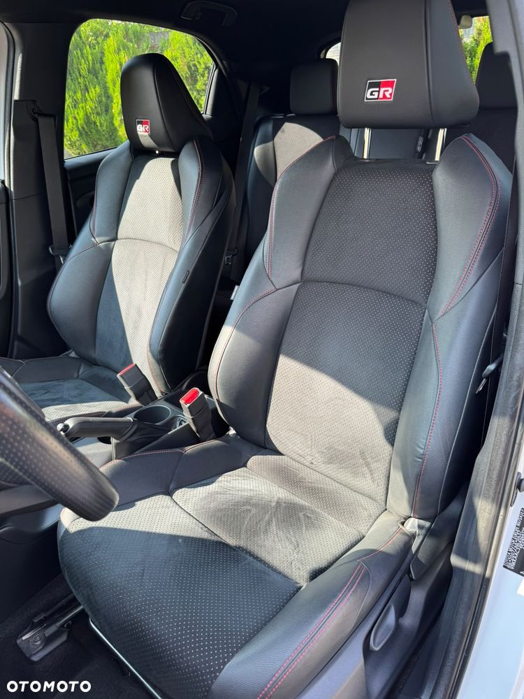 Toyota Yaris 1.5 Comfort - 24
