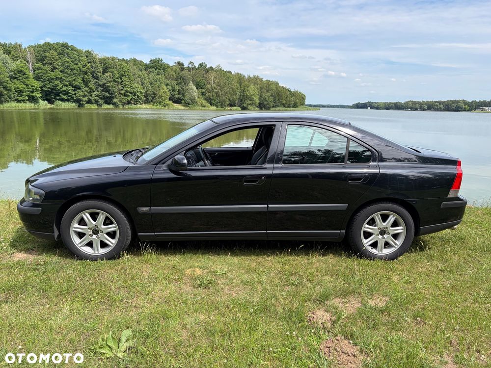 Volvo S60 2.4 Black Edition - 3