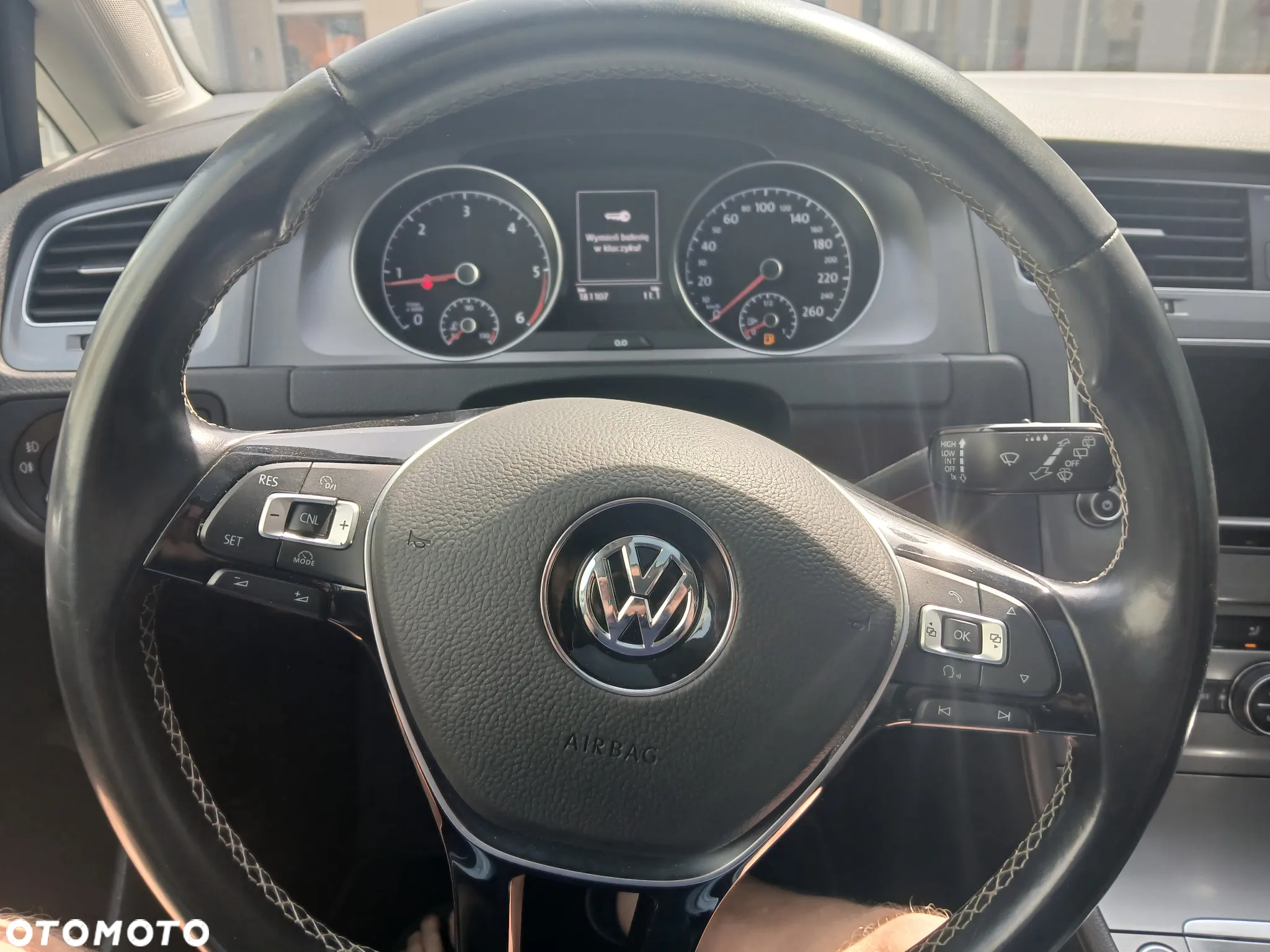 Volkswagen Golf 2.0 TDI BlueMotion Technology DSG Lounge - 22