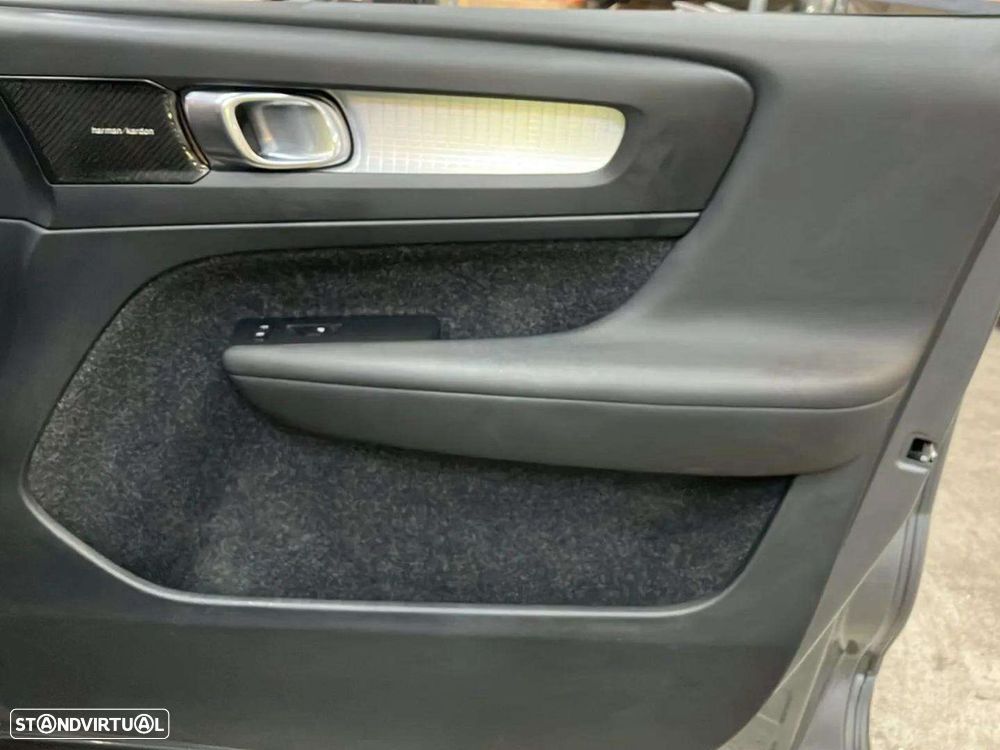 Volvo XC 40 - 23