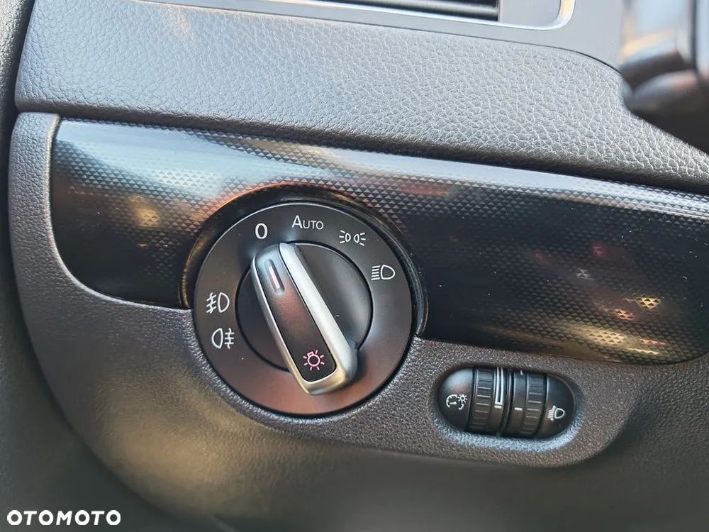 Volkswagen Jetta 1.2 TSI BlueMotion Technology Comfortline - 24