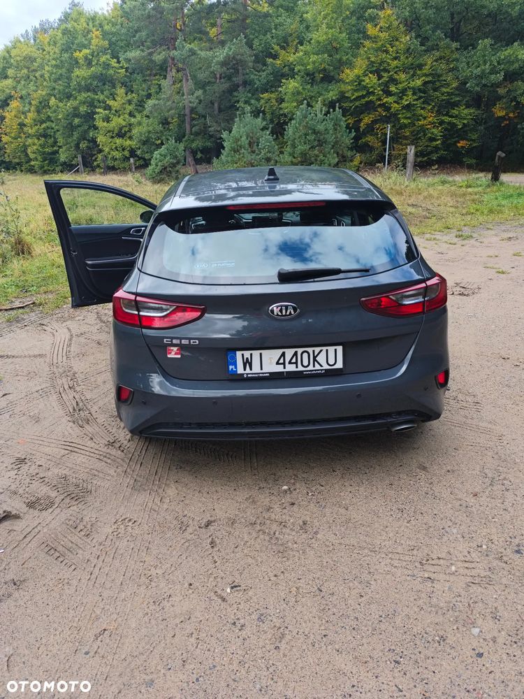 Kia Ceed - 4