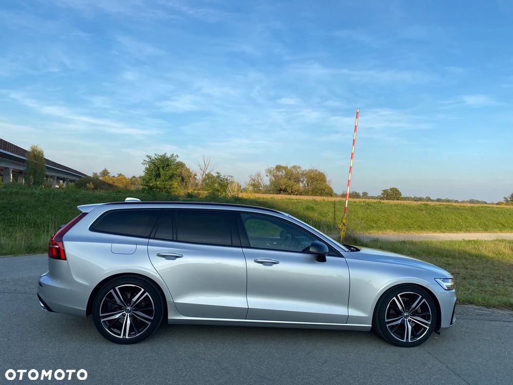 Volvo V60 B3 B R-Design - 9