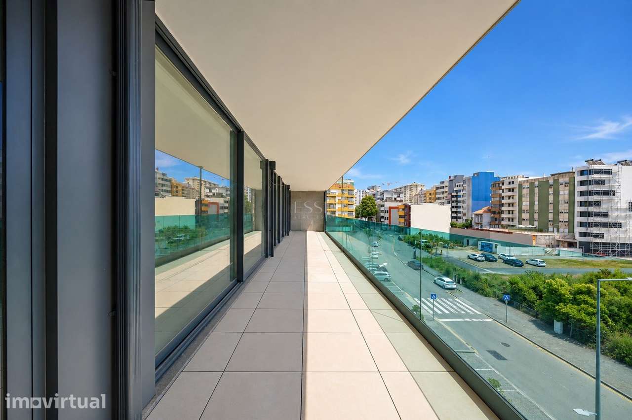 Apartamento T3 com Varanda de 37.6m2 no Varandas do Foco - Grande imagem: 2/25