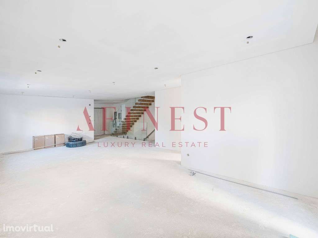 Moradia T4 + 1 de Luxo em Condomínio Exclusivo - São Pedro do Estoril - Grande imagem: 3/55