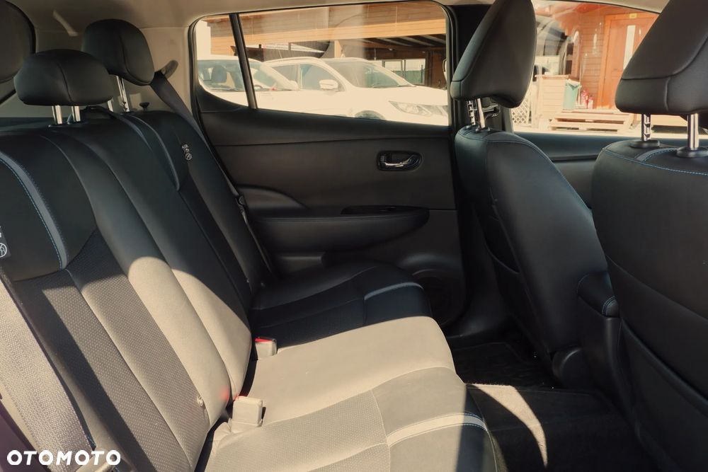 Nissan Leaf 40 kWh TEKNA - 9