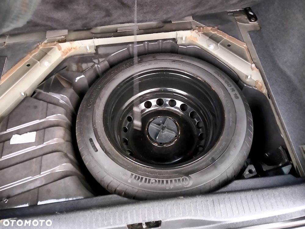 Renault Scenic 1.6 16V 110 Dynamique - 28