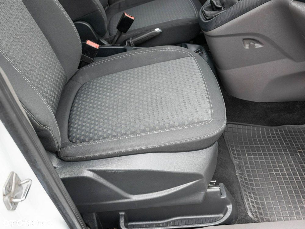 Ford Transit Connect - 23