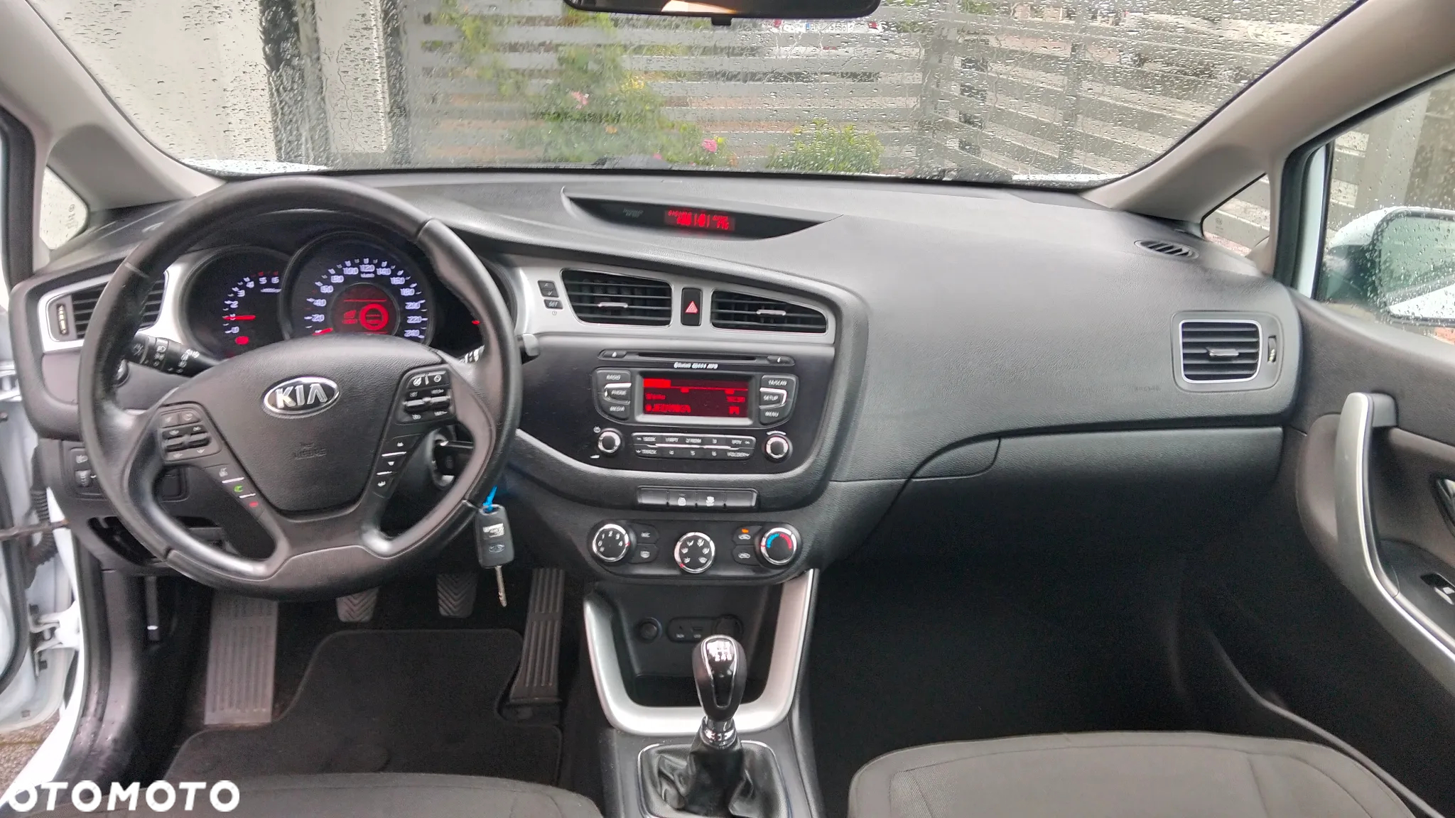 Kia Ceed - 27