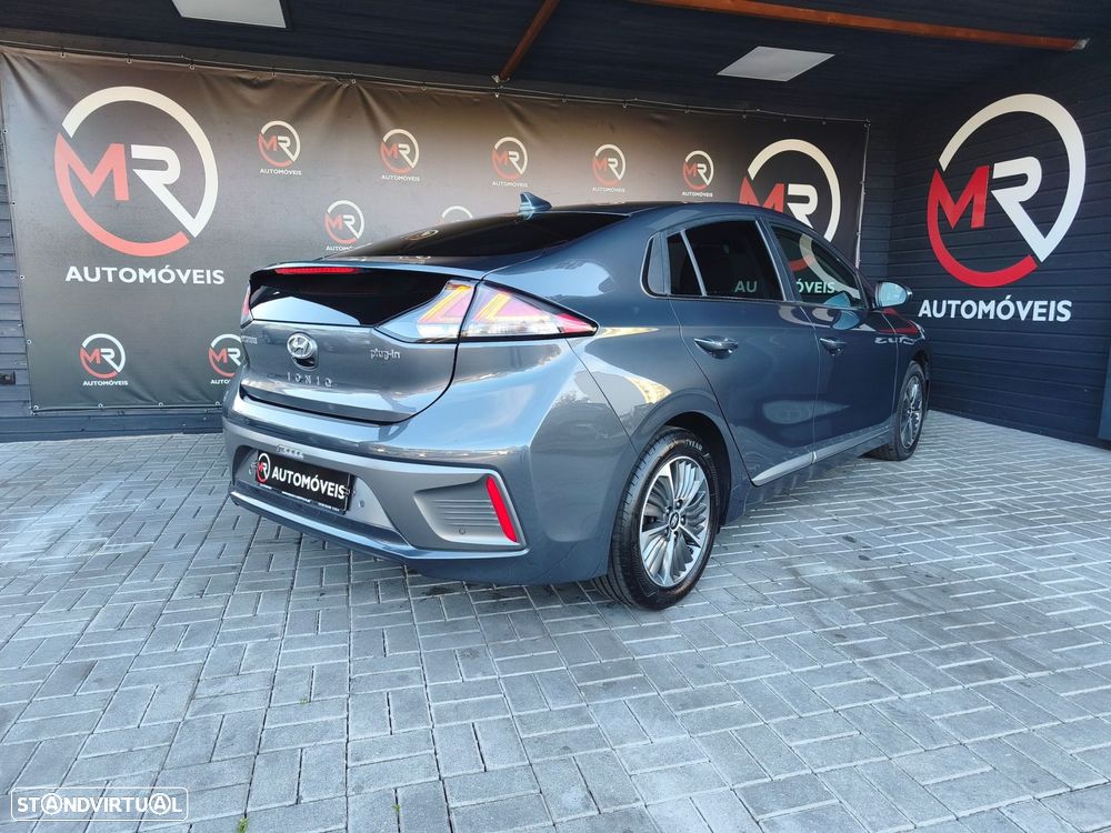 Hyundai Ioniq - 9