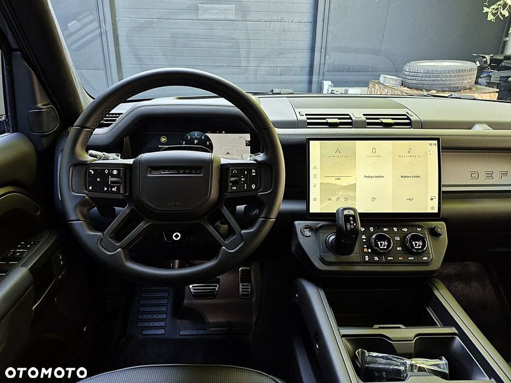 Land Rover Defender 110 P635 OCTA - 27