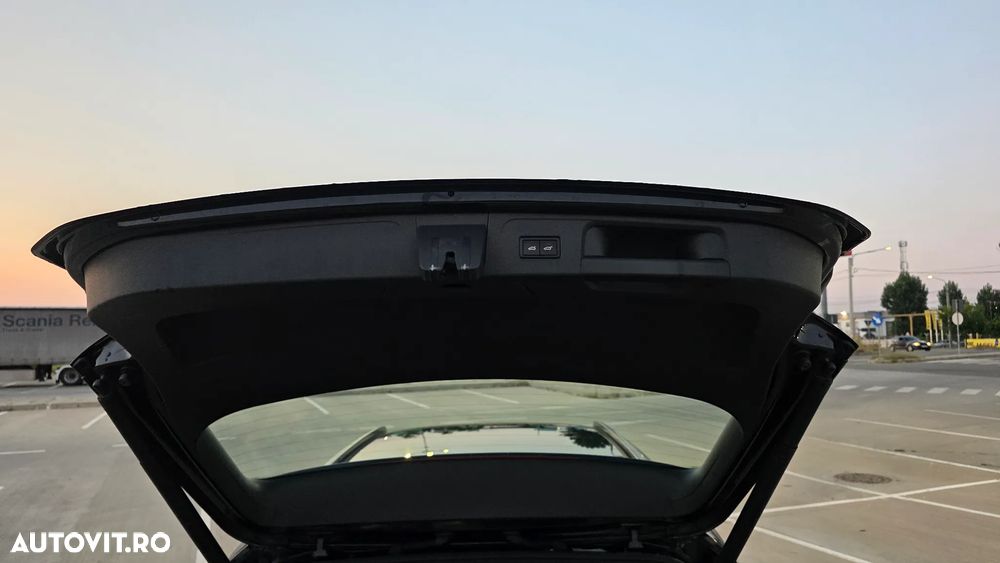 Volkswagen Passat 2.0 TDI DSG Comfortline - 10