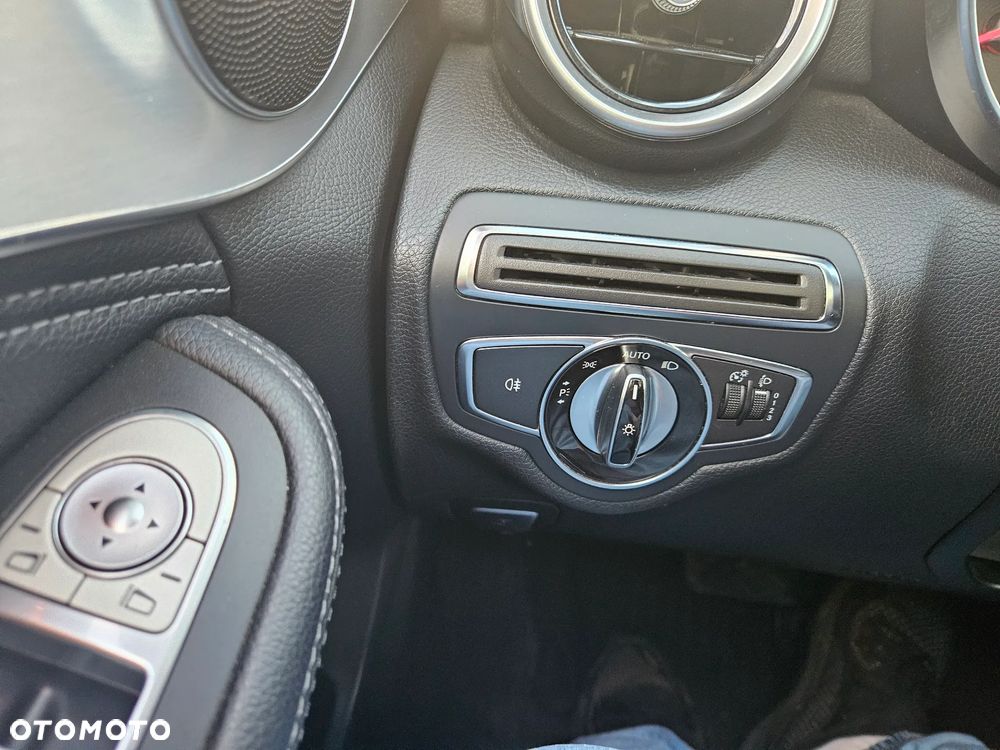 Mercedes-Benz Klasa C 200 (BlueTEC) d 7G-TRONIC Exclusive - 31
