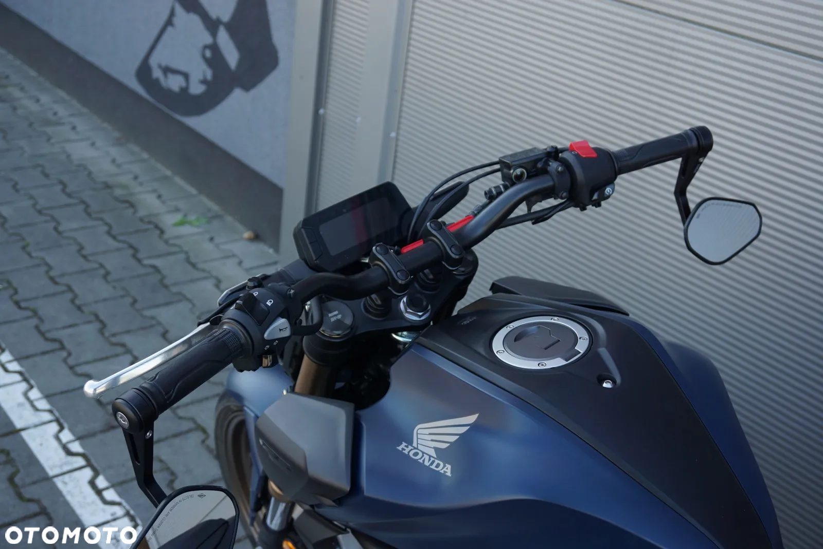 Honda CB - 8