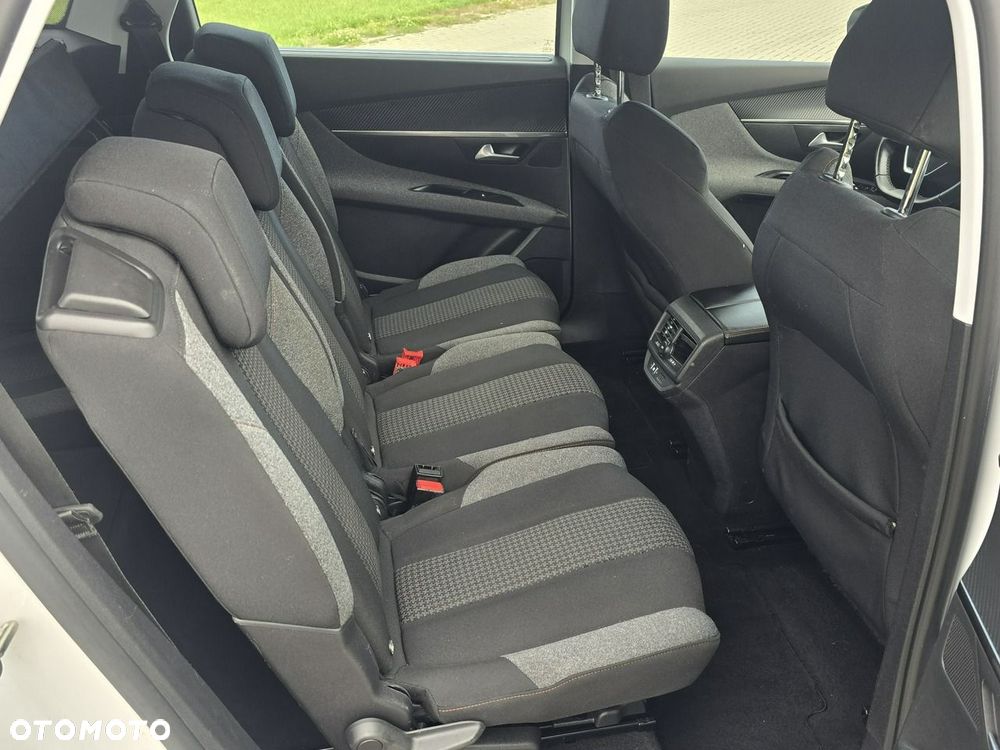 Peugeot 5008 - 22