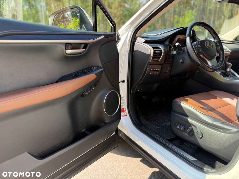Lexus NX 200t Prestige AWD - 24