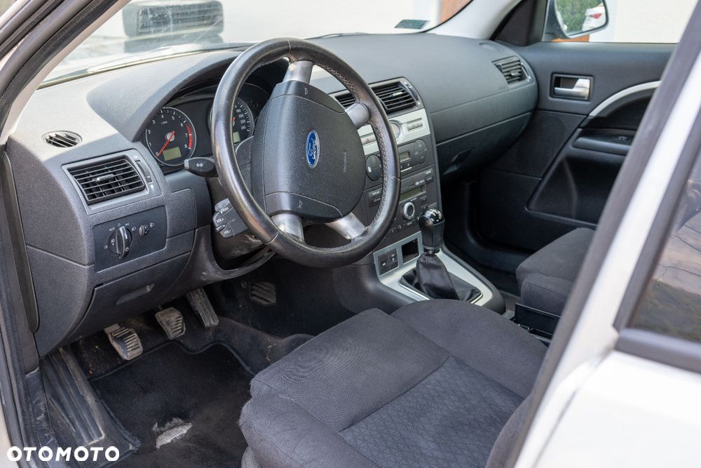 Ford Mondeo 1.8 Ambiente - 8