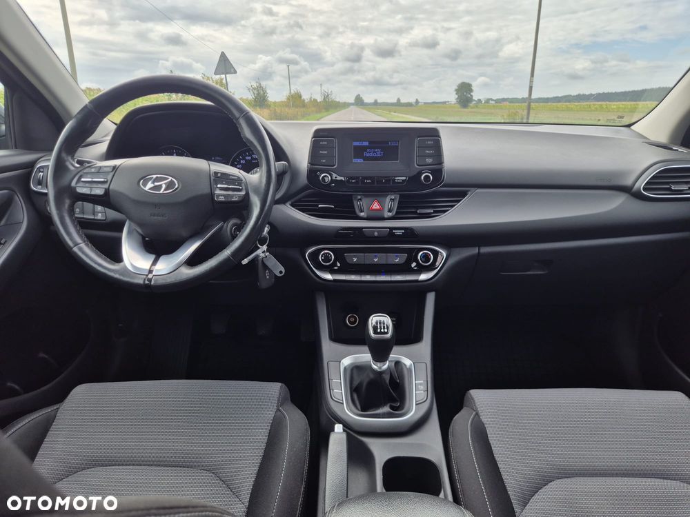 Hyundai i30 1.5 DPI Classic + - 11